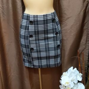 Stretchy black and white plaid skirt